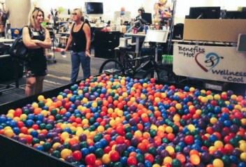 fun-offices-zappos-2-468x318